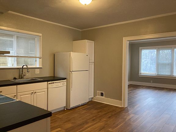 4th image of 9233 Genessee St