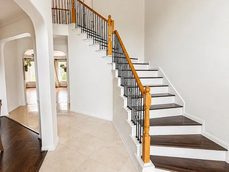 822 Floriencia St — Photo 2