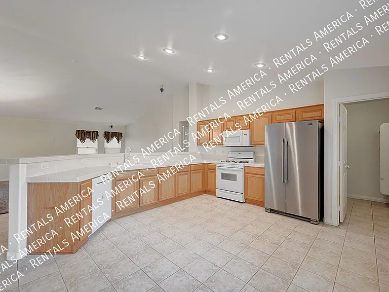 201 Sandhill Crane Ave — Photo 3