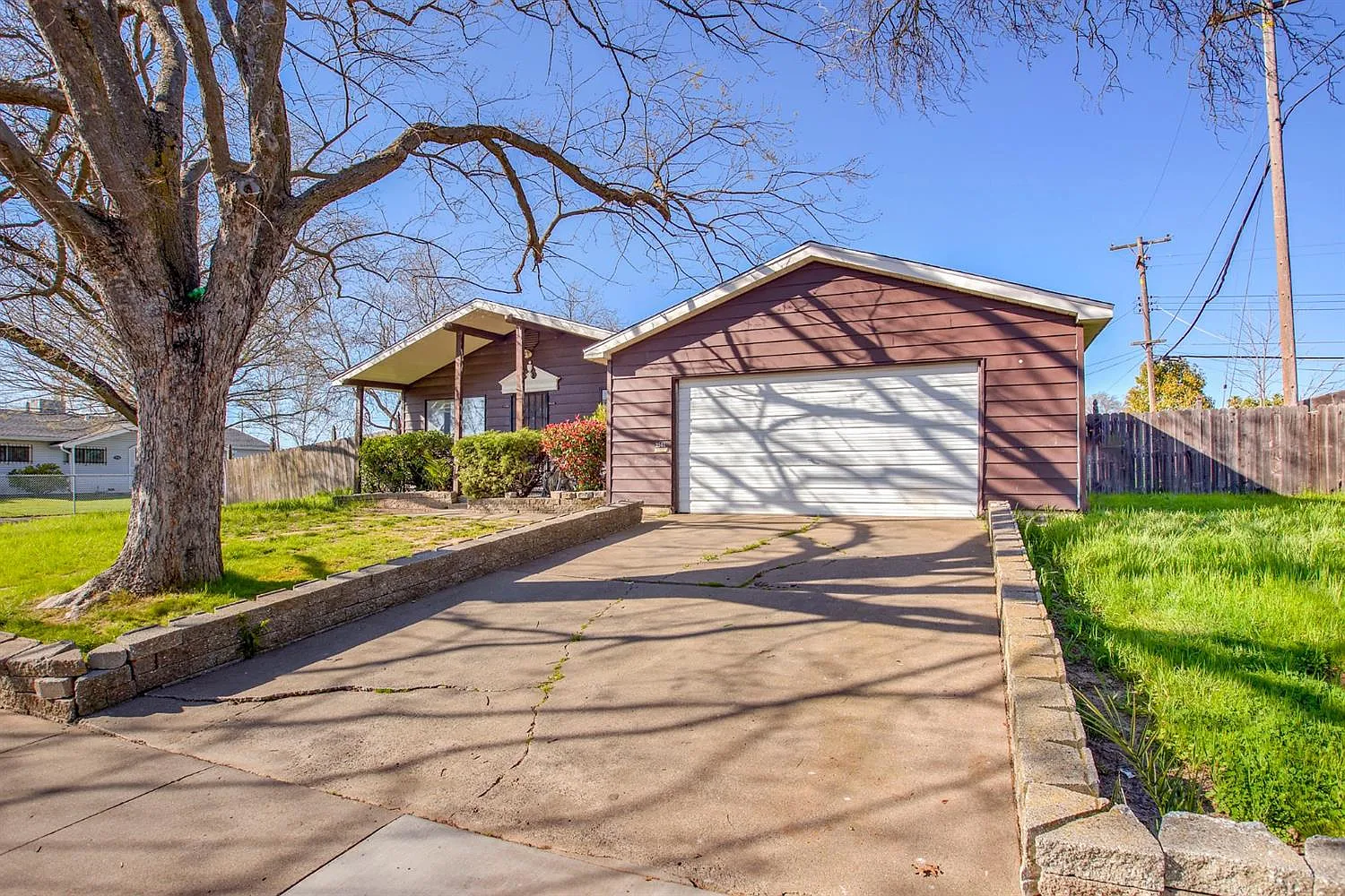 2501 Ferndale Ave photo 1