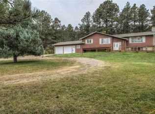 4001 Canyon Dr, Rapid City, SD 57702