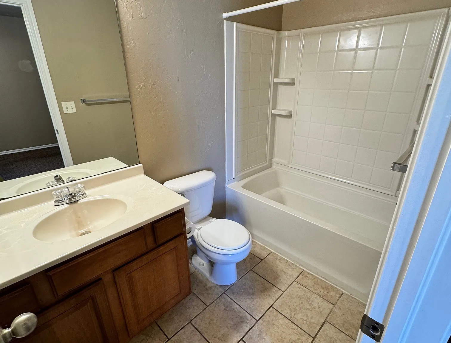 3 bed, 1200 sqft, $1,395 — Photo 3