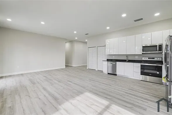 3 bed, 1582 sqft, $2,175 — Photo 3