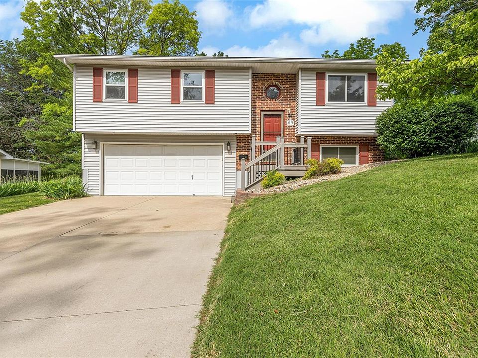 1st image of 27 Williamsburg Ln