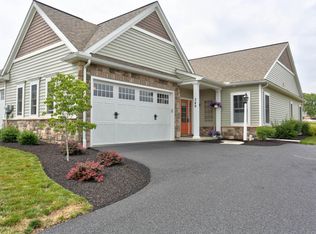 349 English Ivy Dr, Lititz, PA 17543