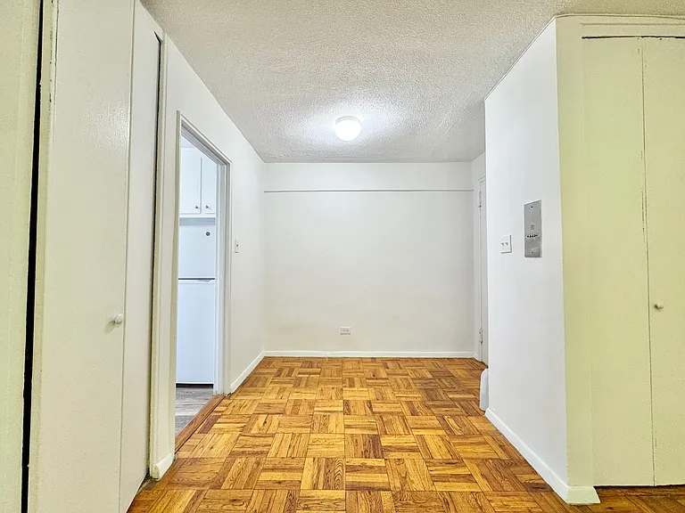 14350 Barclay Ave #1B — Photo 5