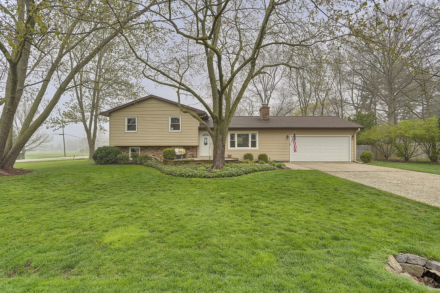 101 Marcella Dr photo 1