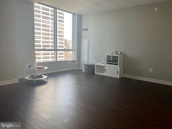 2nd image of 1919-21 Market St #2502