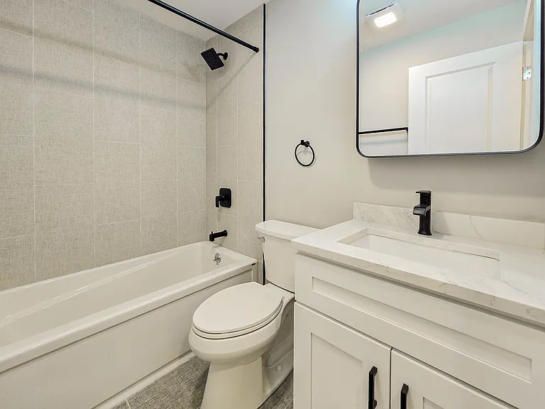 4839 1/2 N Wolcott Ave #G — Photo 4