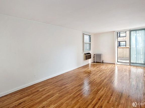 5th image of 220 Park Ave S APT 9B