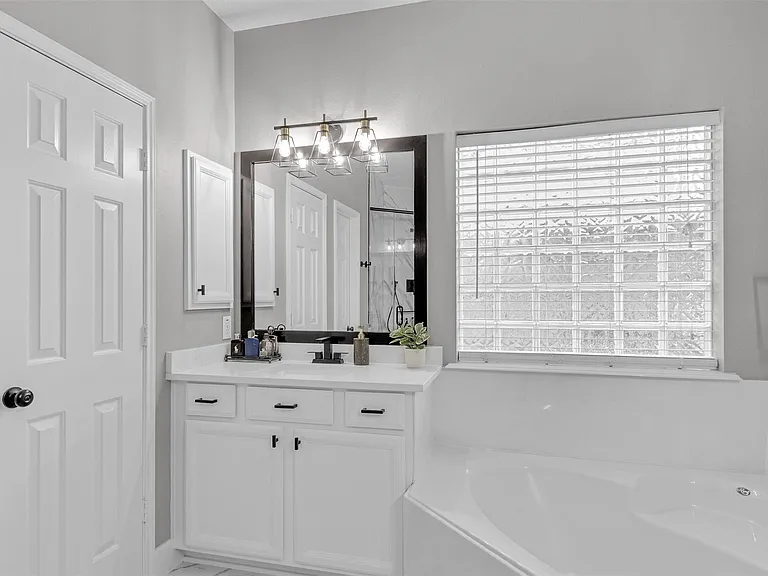 3002 E Lake Falls Cir — Photo 30