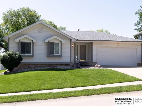 12111 Bedford Ave, Omaha, NE 68164