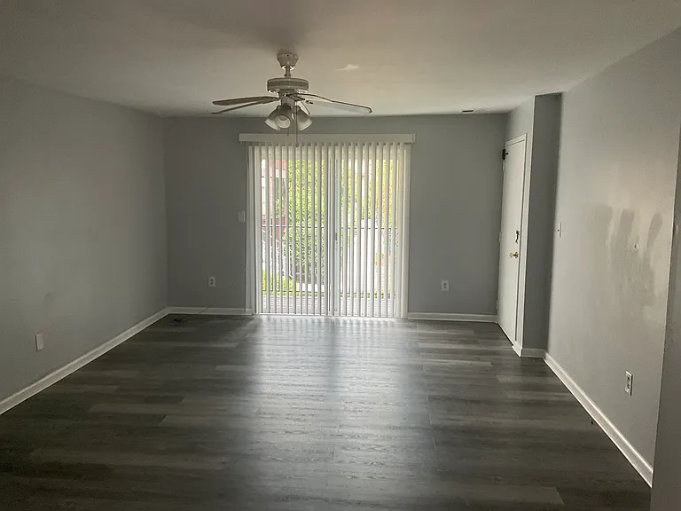 1203 N Oaks Blvd — Photo 13