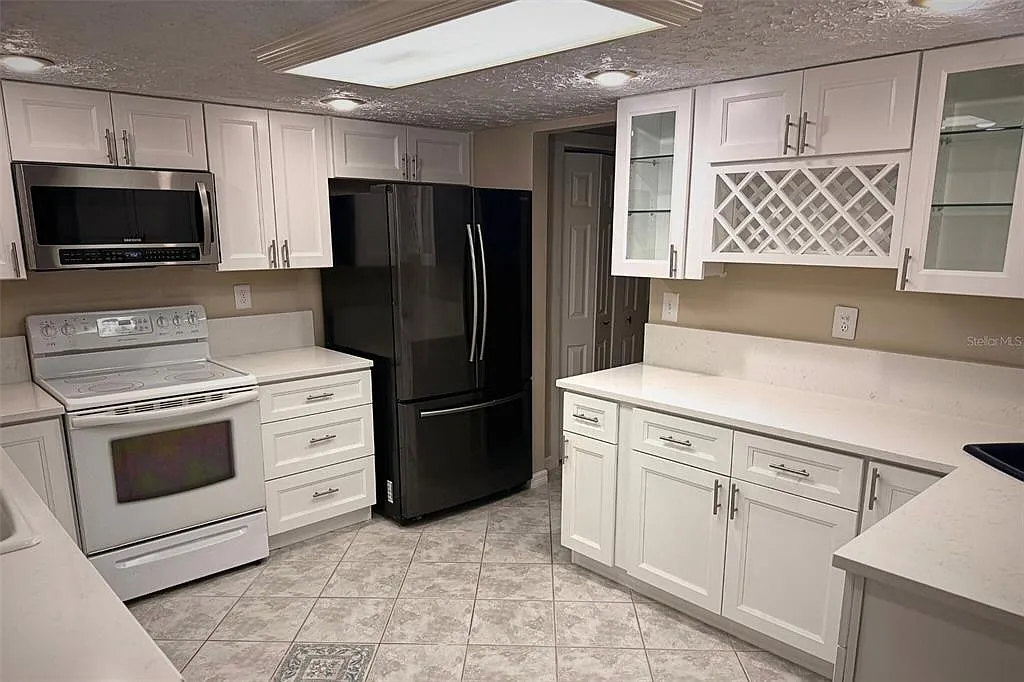 3 bed, 2.5 bath, 2154 sqft, $2,500 — Photo 4