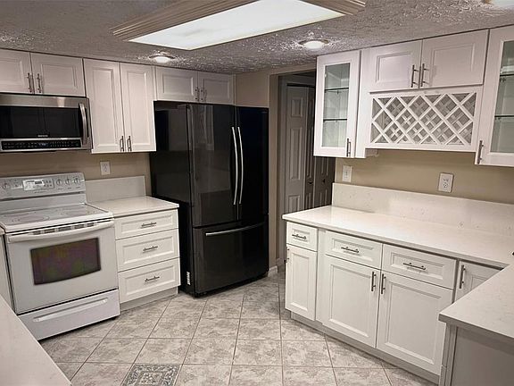 4th image of 8748 Forest Lake Dr