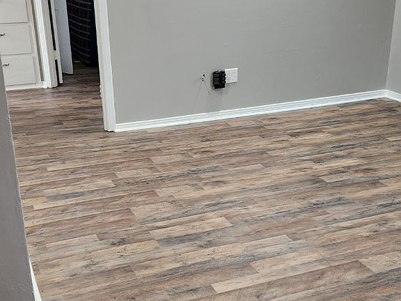 4th image of 607 N Duck St