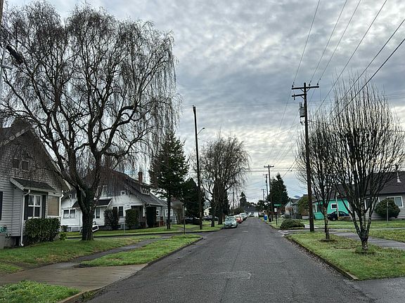 4th image of 2210 8th St