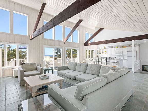 4th image of 627 Dune Rd