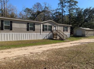 107 Seahorse Ln, Ridgeville, SC 29472