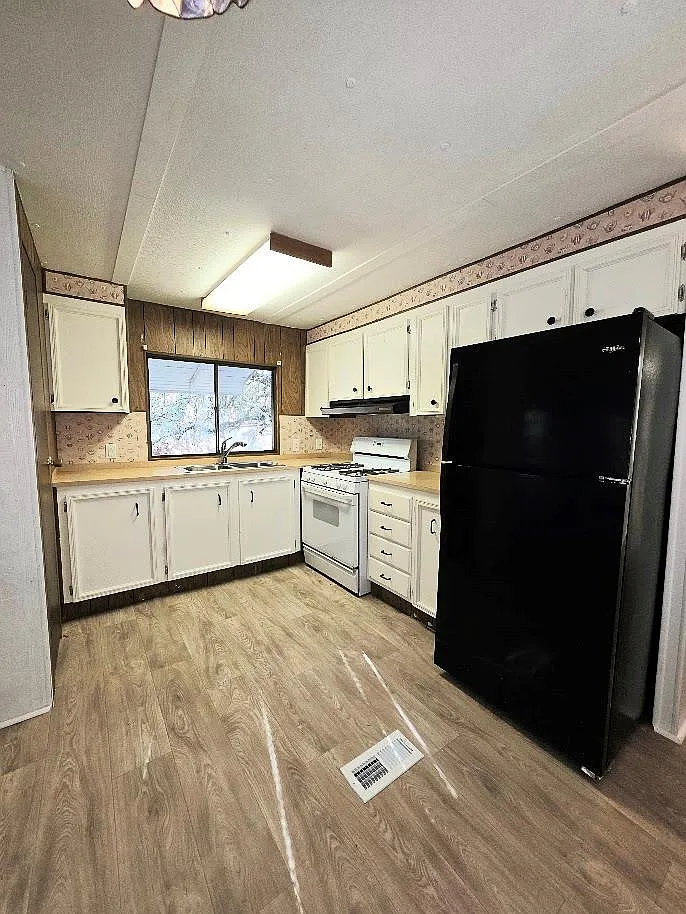 2 bed, 1.0 bath, 700 sqft, $1,275 — Photo 4