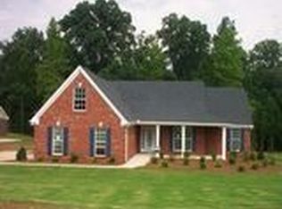 1060 Roberta Dr, Bishop, GA 30621