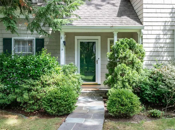 14 Kenworth Road, Port Washington, NY 11050