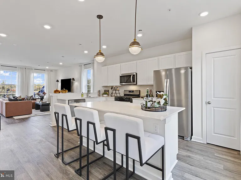 7434 Fern Gully Way — Photo 10
