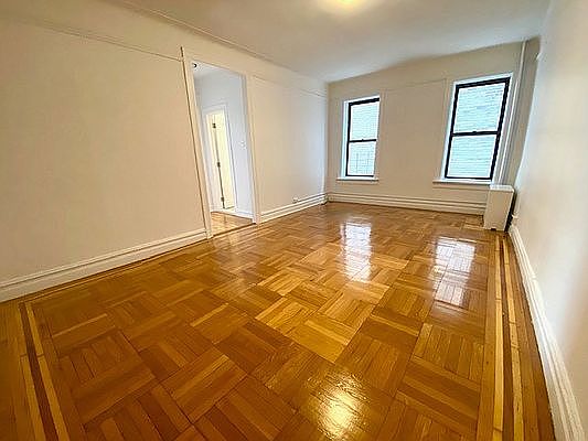2nd image of 810 W 183rd St APT 1B