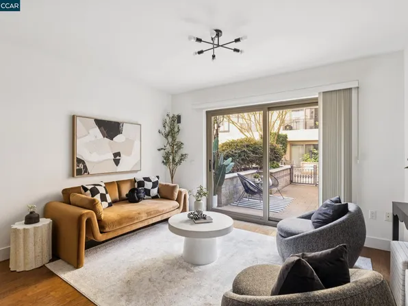 438 W Grand Ave APT 432, Oakland, CA 94612