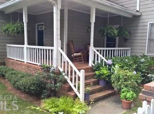 1422 Oakridge Cir, Decatur, GA 30033