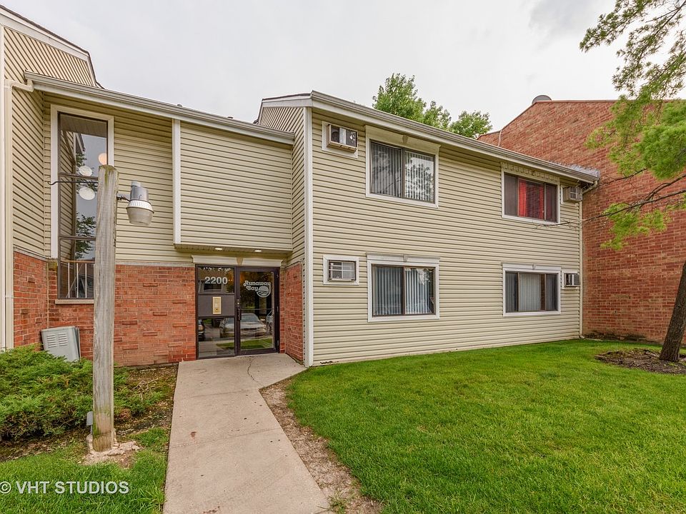 1st image of 2200 Bayside Dr Unit 5