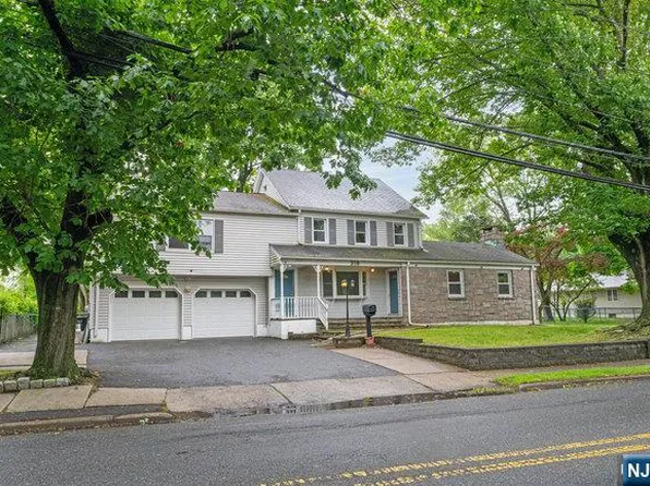 310 Spring Valley Rd, Paramus, NJ 07652