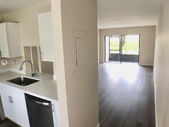 4th image of 130 NW 60th Ave #1-2