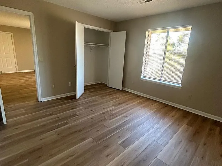 357 Community Dr #G — Photo 21