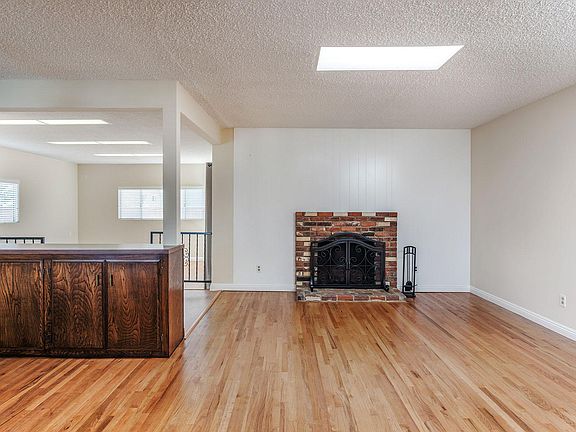 2nd image of 18509 Gramercy Pl
