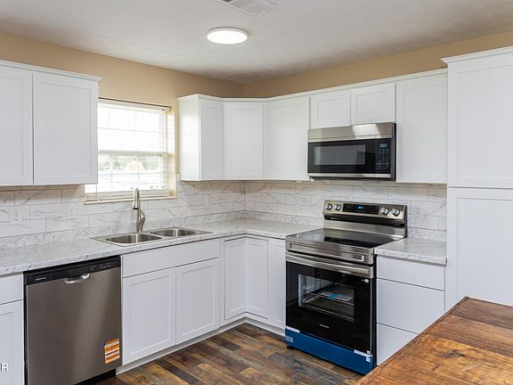 5th image of 629 English Meadows Dr