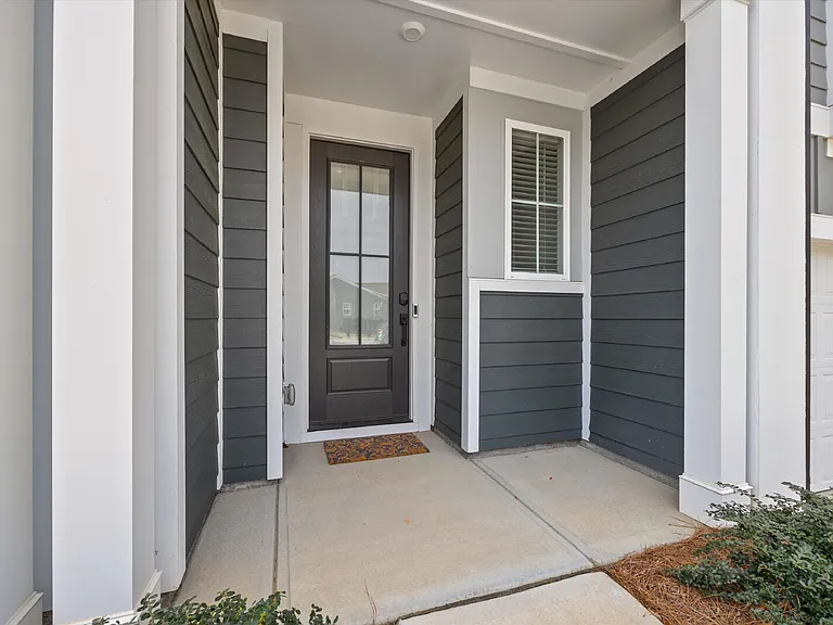 217 Brooks Springs Dr — Photo 3