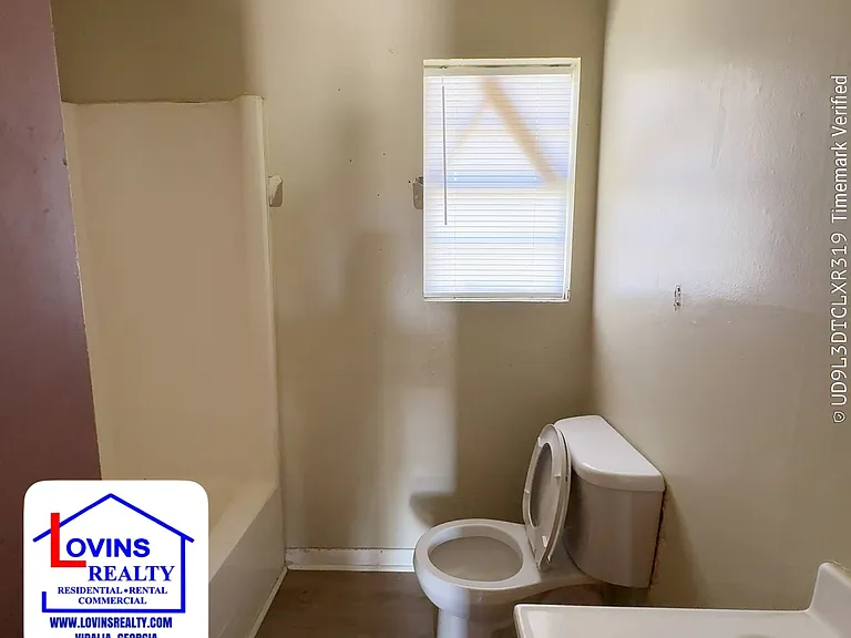 1905D Seminole Dr — Photo 6