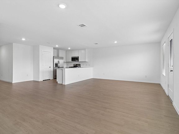 2nd image of 2532 Farrier Ln