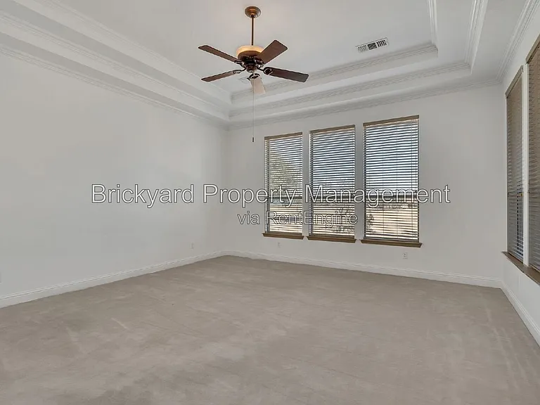 350 Pine Valley Dr — Photo 31