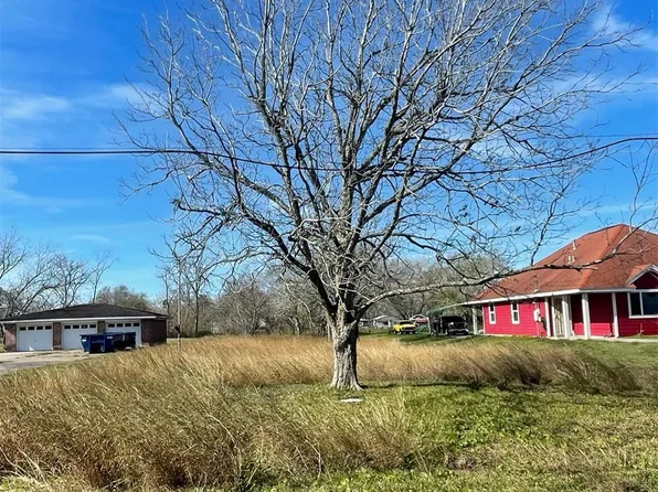 321 N Pecan Dr, Texas City, TX 77591
