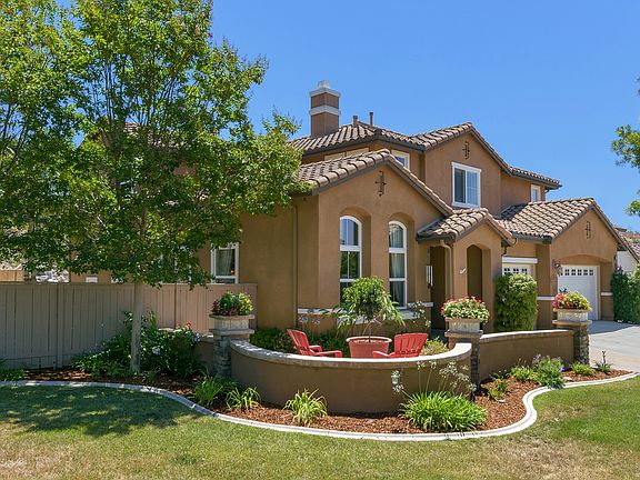 2nd image of 797 Settlers Ct