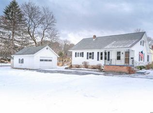 5 Woodruff Dr, Glenville, NY 12302