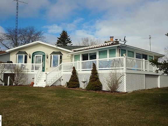 2nd image of 1068 Crown Point Dr