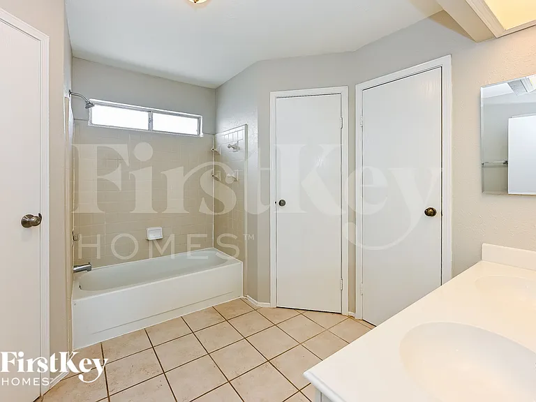 1219 Briarmead Dr — Photo 10