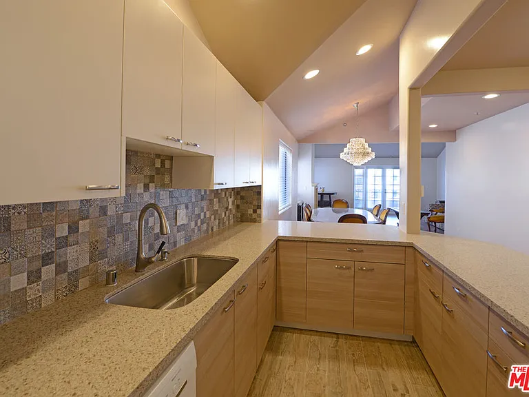 2015 S Beverly Glen Blvd #402 — Photo 10
