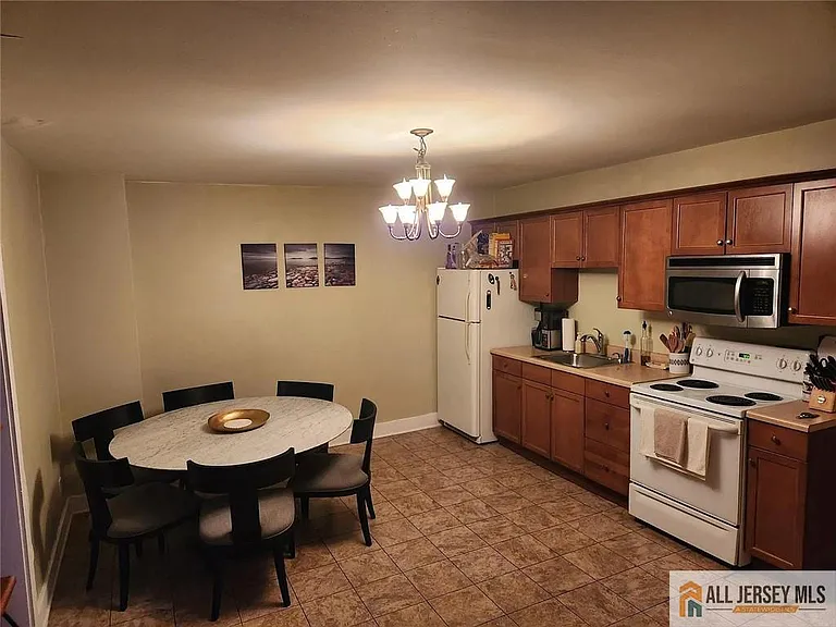 38-40 Brunswick Ave #2 — Photo 2