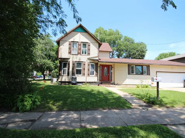 222 W 5th St, Tipton, IA 52772