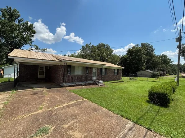 124 Gardenview Dr, Senatobia, MS 38668