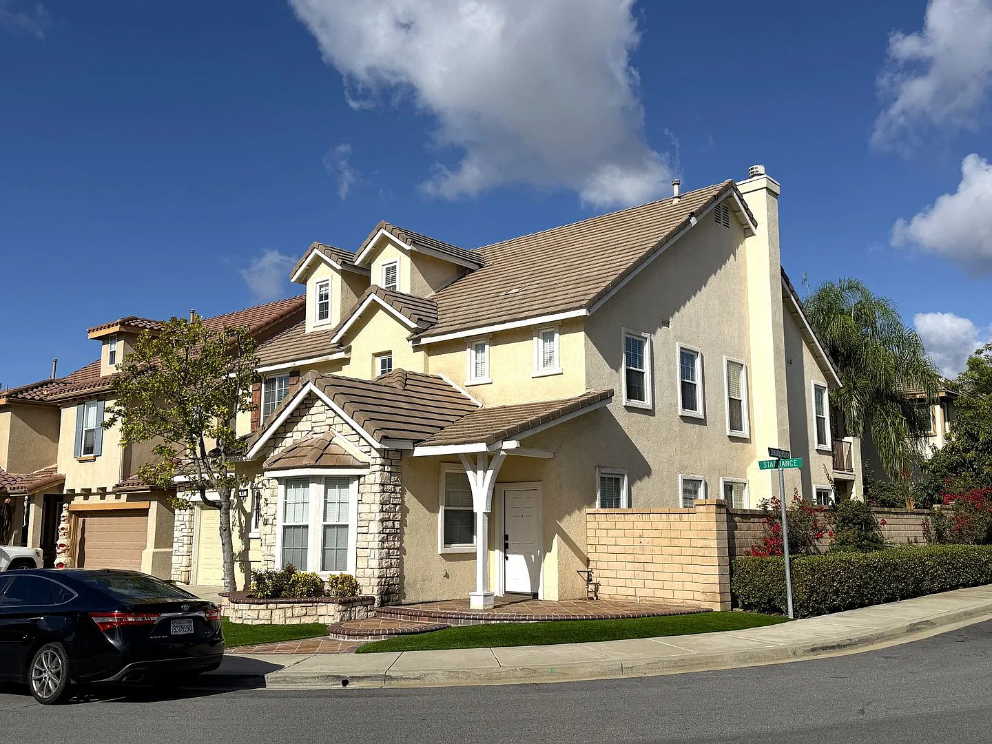 Large House on Corner Lot in Painted Trails! — Photo 2